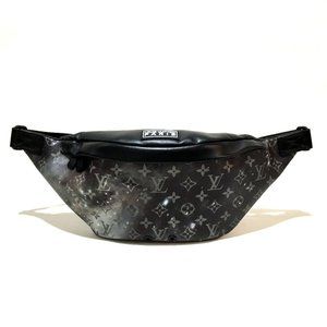 Leather belt bag Louis Vuitton Navy in Leather - 29458338